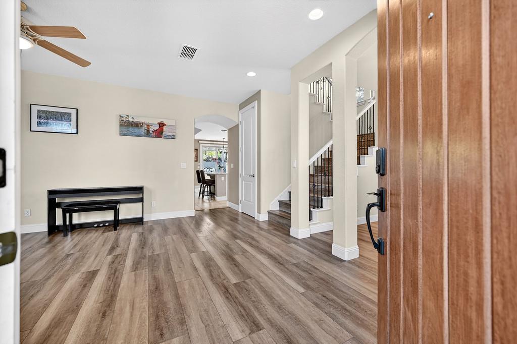 343 Carpenter Hill Road Folsom, CA 95630 - Photo 5 of 56