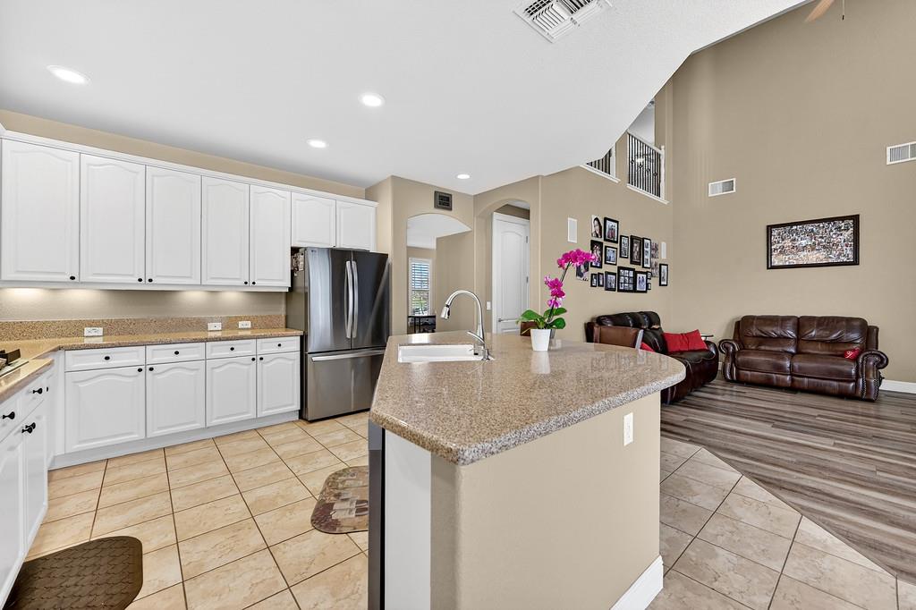 343 Carpenter Hill Road Folsom, CA 95630 - Photo 8 of 56