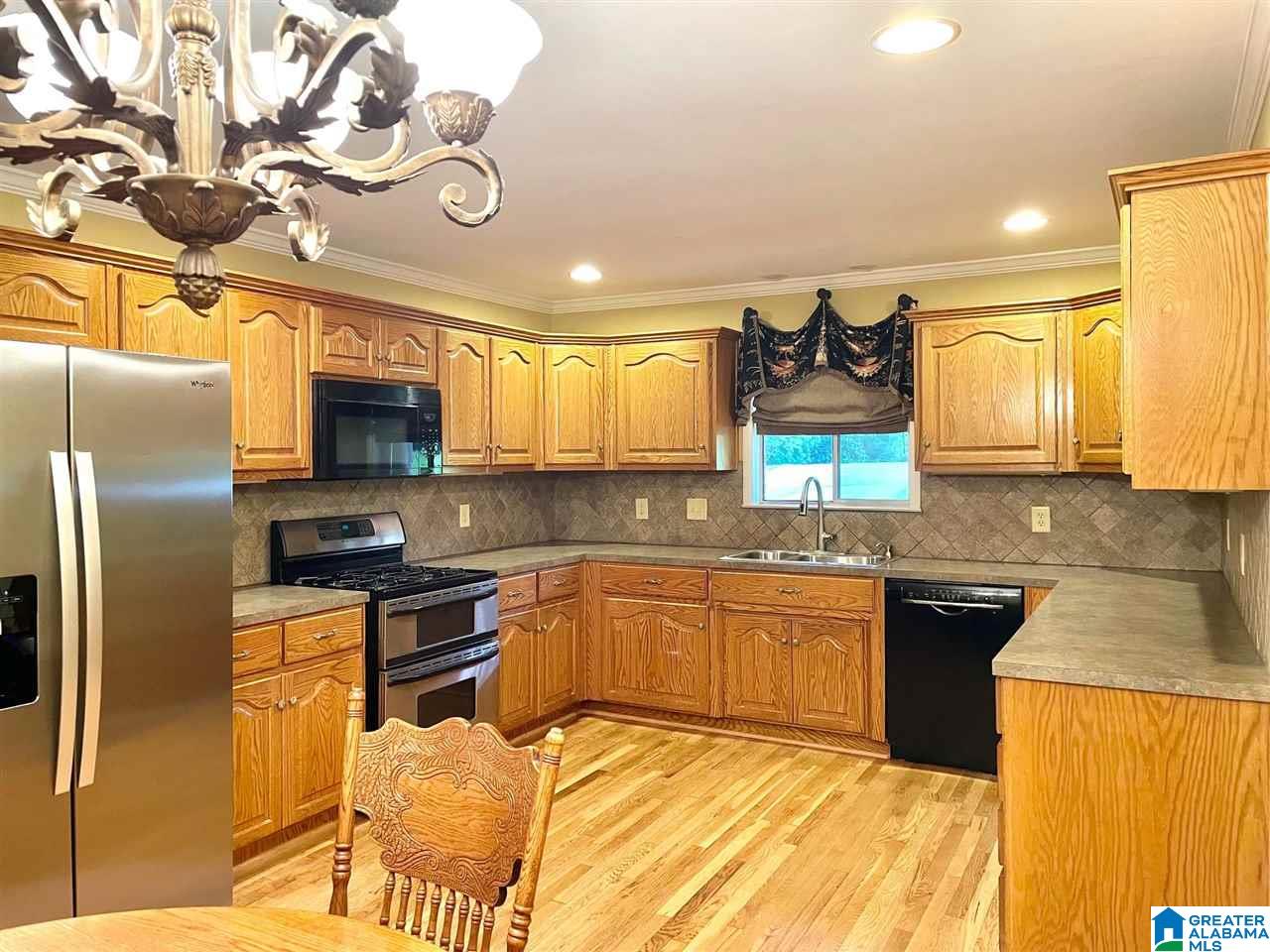 581 Beasley Road Gardendale, AL 35071 - Photo 7 of 34