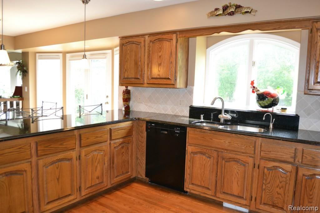 1708 Old Homestead Drive Rochester Hills, MI 48306 - Photo 19 of 55
