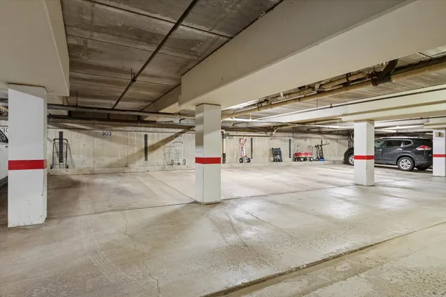 $249,000 | 8025 Woodglen Lane, Unit 303, Downers Grove, IL 60516