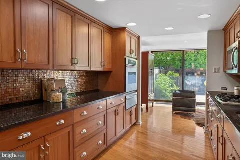 $1,485,000 | 245 South 3rd Street, Philadelphia, PA 19106