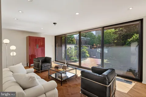 $1,485,000 | 245 South 3rd Street, Philadelphia, PA 19106