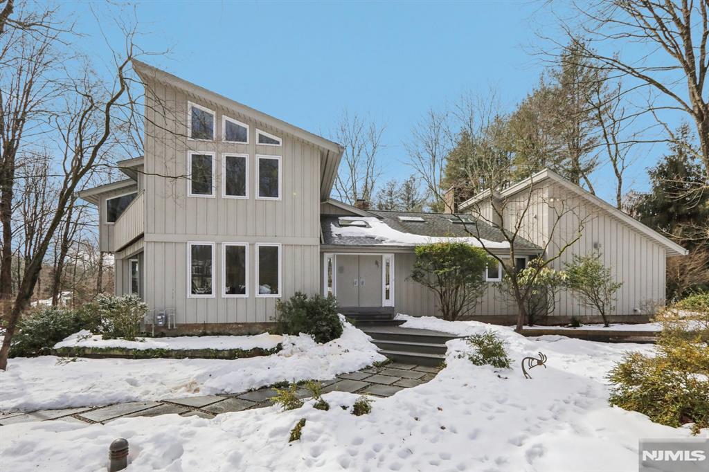 47 Hopper Farm Road Upper Saddle River, NJ 07458 - Photo 1 of 50