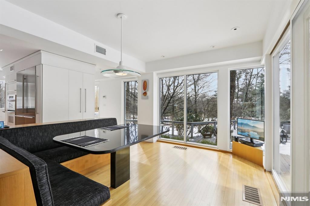 47 Hopper Farm Road Upper Saddle River, NJ 07458 - Photo 13 of 50