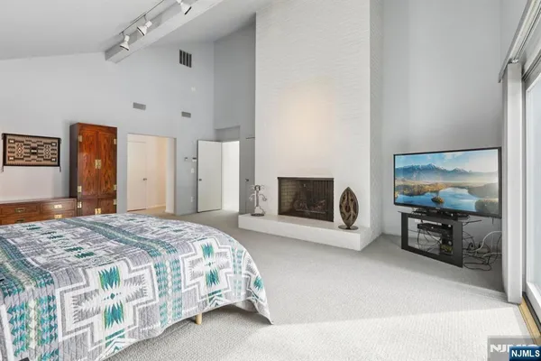 $1,599,990 | 47 Hopper Farm Road, Upper Saddle River, NJ 07458