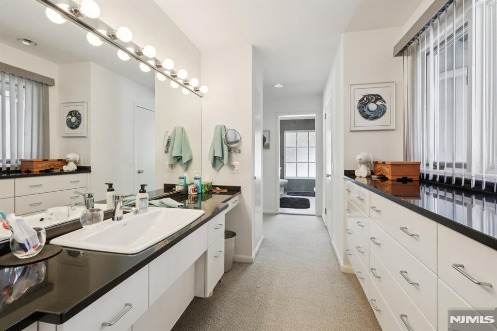 47 Hopper Farm Road Upper Saddle River, NJ 07458 - Photo 24 of 50