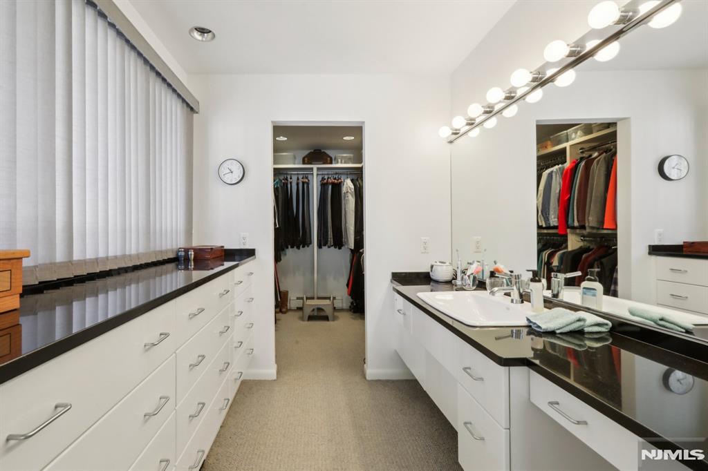 47 Hopper Farm Road Upper Saddle River, NJ 07458 - Photo 25 of 50