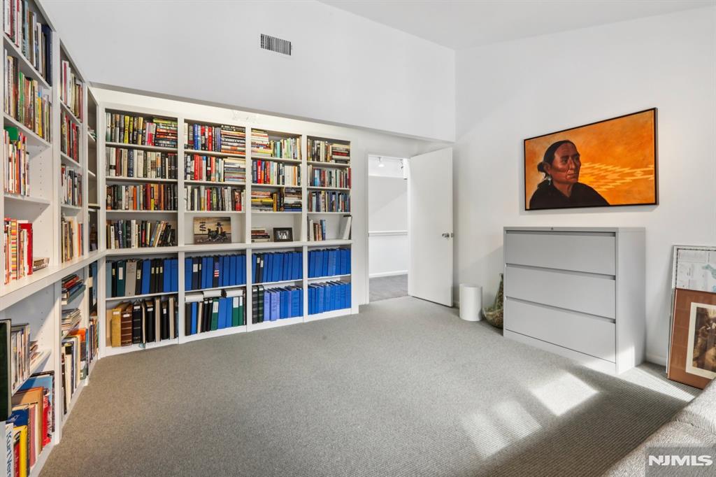 47 Hopper Farm Road Upper Saddle River, NJ 07458 - Photo 32 of 50