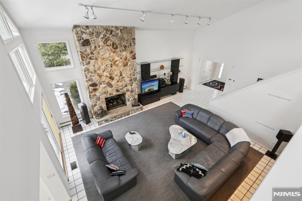 47 Hopper Farm Road Upper Saddle River, NJ 07458 - Photo 9 of 50