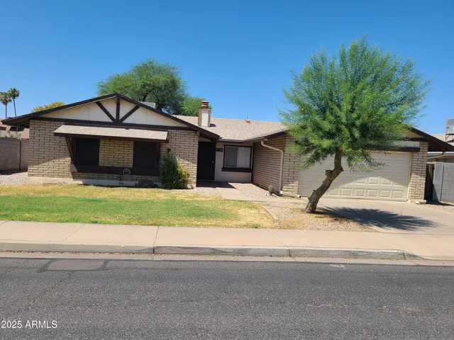 $2,100 | 2726 South Rogers, Mesa, AZ 85202