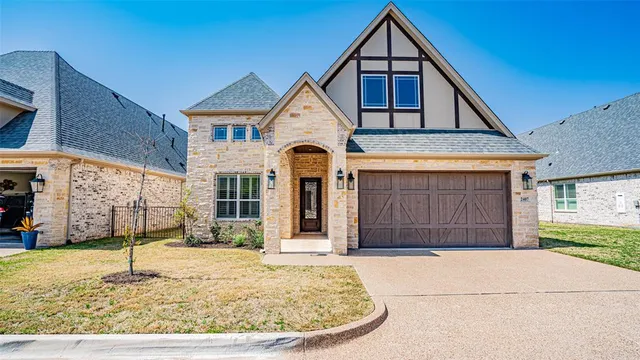 $559,000 | 2407 Vineyard Drive, Granbury, TX 76048