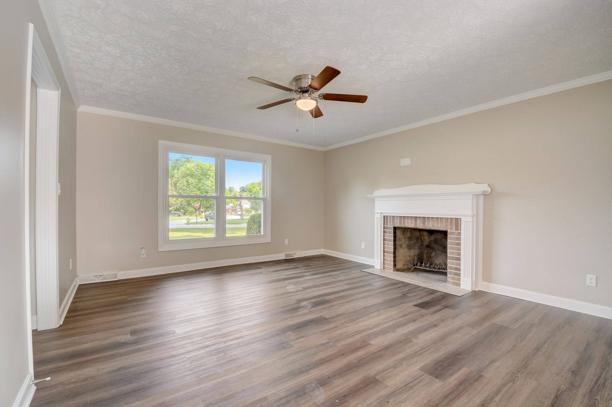 1935 Sandhill Road Indianapolis, IN 46217 - Photo 5 of 16 Gallery Image 5