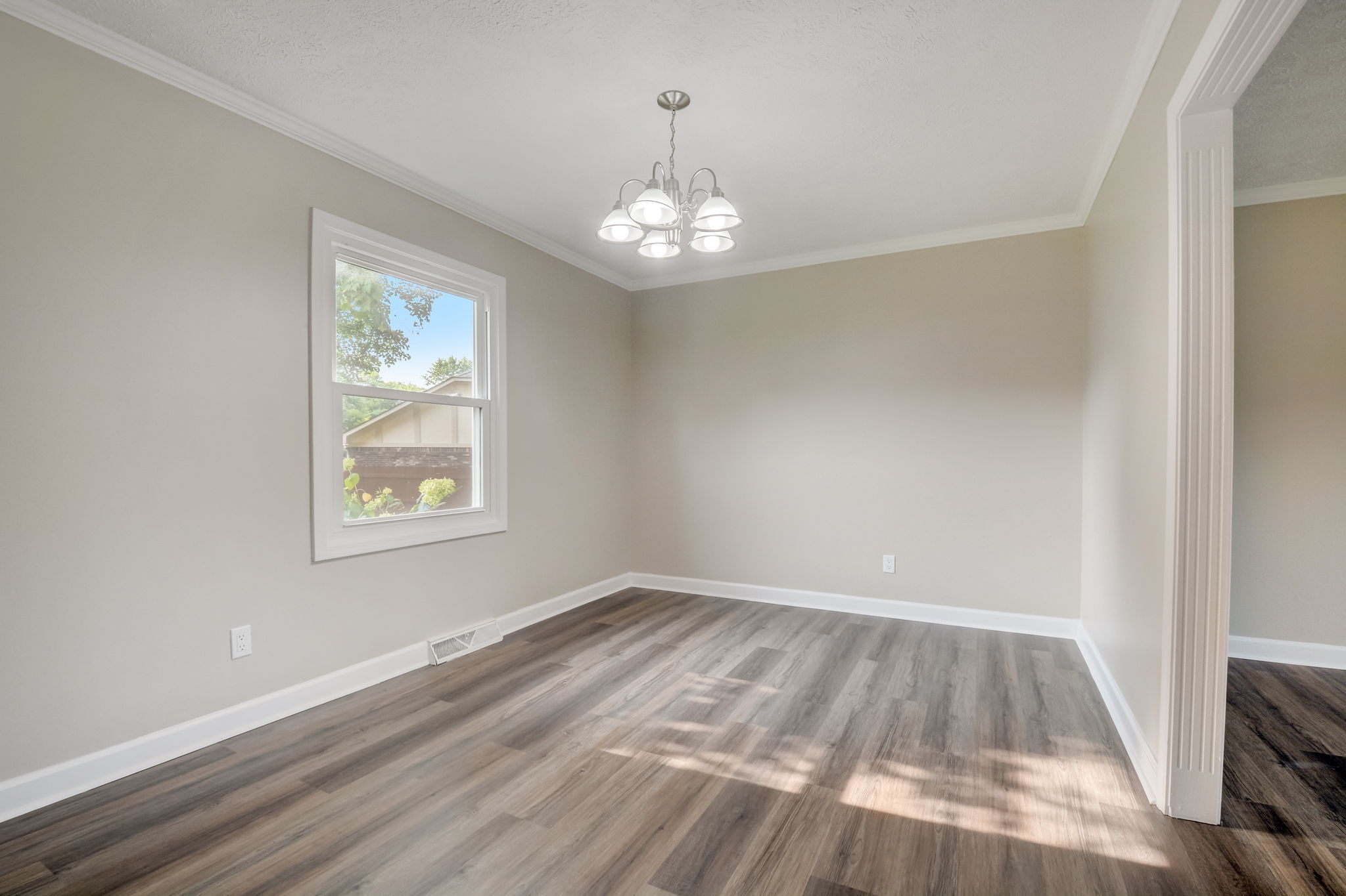 1935 Sandhill Road Indianapolis, IN 46217 - Photo 6 of 16 Gallery Image 6