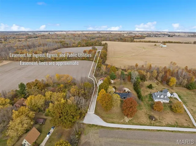 $625,000 | Undisclosed Address, St. Jacob, IL 62281