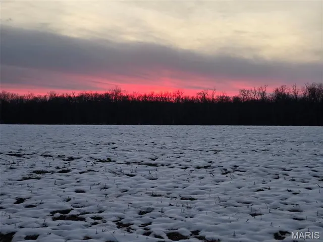 $625,000 | Undisclosed Address, St. Jacob, IL 62281