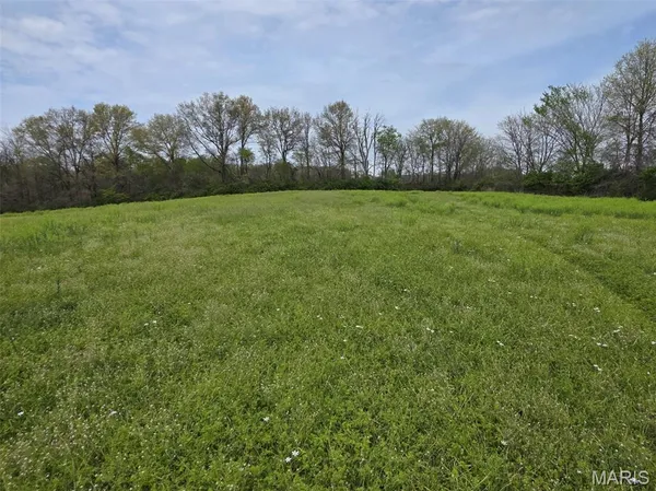 $625,000 | Undisclosed Address, St. Jacob, IL 62281