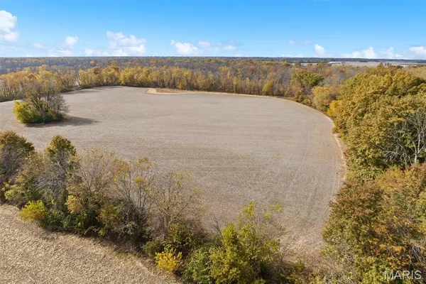 $625,000 | Undisclosed Address, St. Jacob, IL 62281