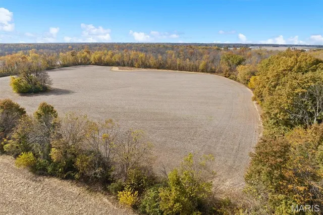 $625,000 | Undisclosed Address, St. Jacob, IL 62281