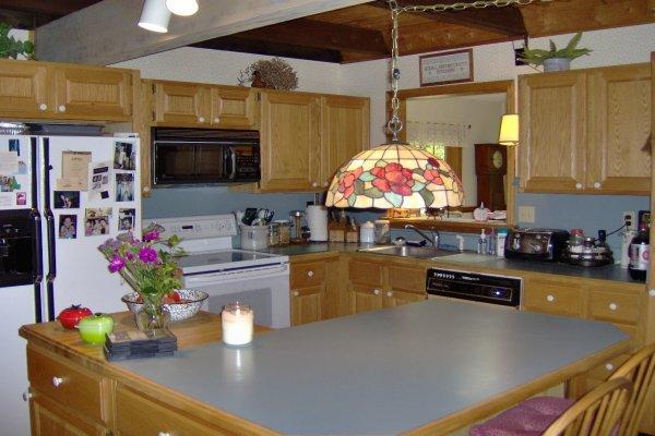605 Bond Street Bushkill, PA 18324 - Photo 2 of 16 Kitchen