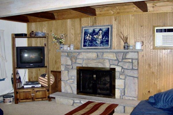 605 Bond Street Bushkill, PA 18324 - Photo 9 of 16 Family Room Gas Fireplace
