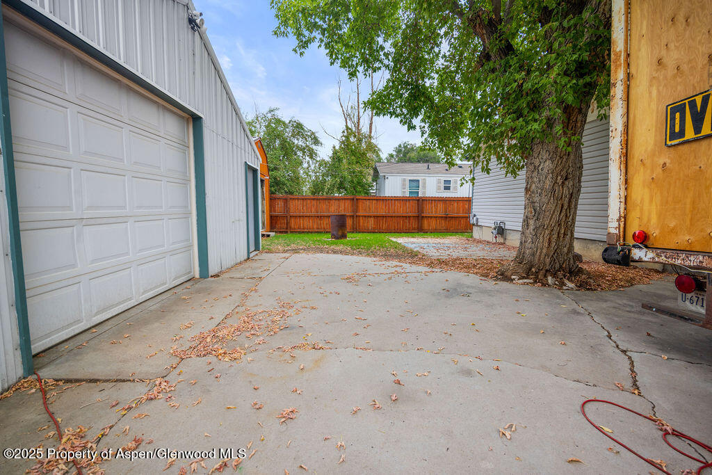 562 Rose Street Craig, CO 81625 - Photo 57 of 59 a view of backyard and tub