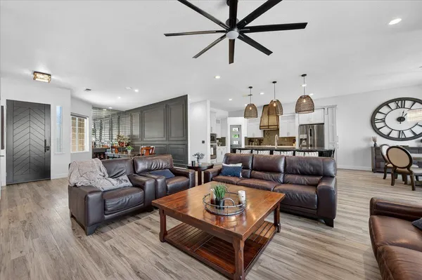 $679,000 | 2776 East Muncie Avenue, Fresno, CA 93720
