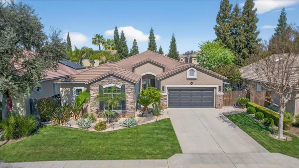 $679,000 | 2776 East Muncie Avenue, Fresno, CA 93720