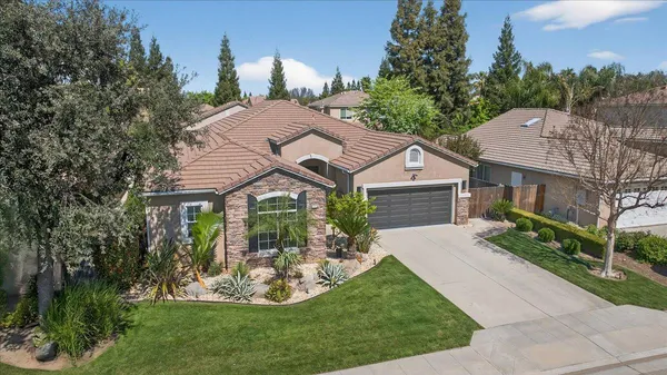 $679,000 | 2776 East Muncie Avenue, Fresno, CA 93720