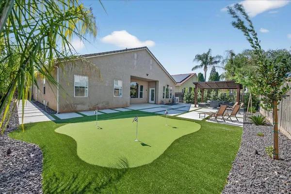 $679,000 | 2776 East Muncie Avenue, Fresno, CA 93720
