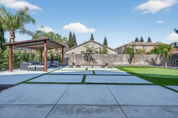 $679,000 | 2776 East Muncie Avenue, Fresno, CA 93720