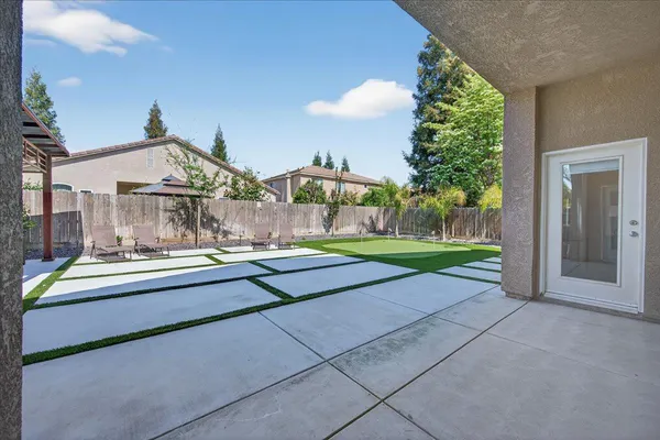 $679,000 | 2776 East Muncie Avenue, Fresno, CA 93720