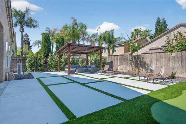 $679,000 | 2776 East Muncie Avenue, Fresno, CA 93720