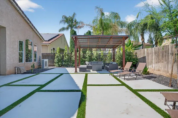 $679,000 | 2776 East Muncie Avenue, Fresno, CA 93720