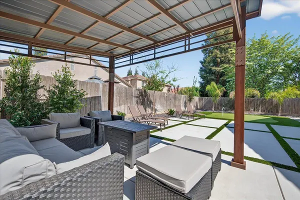 $679,000 | 2776 East Muncie Avenue, Fresno, CA 93720