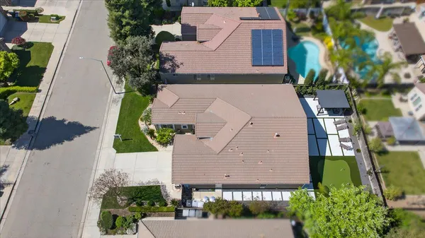 $679,000 | 2776 East Muncie Avenue, Fresno, CA 93720