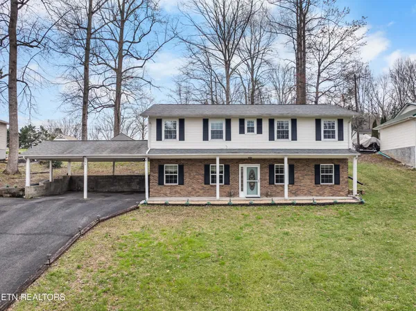 $358,500 | 186 Broyles Drive, Caryville, TN 37714