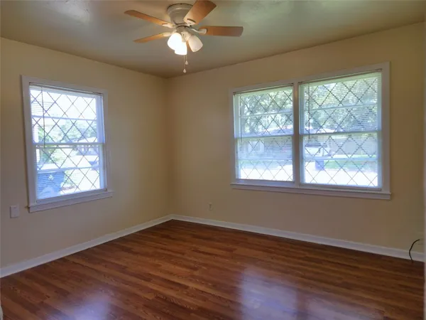 $1,300 | 2914 Vance, Texas City, TX 77590