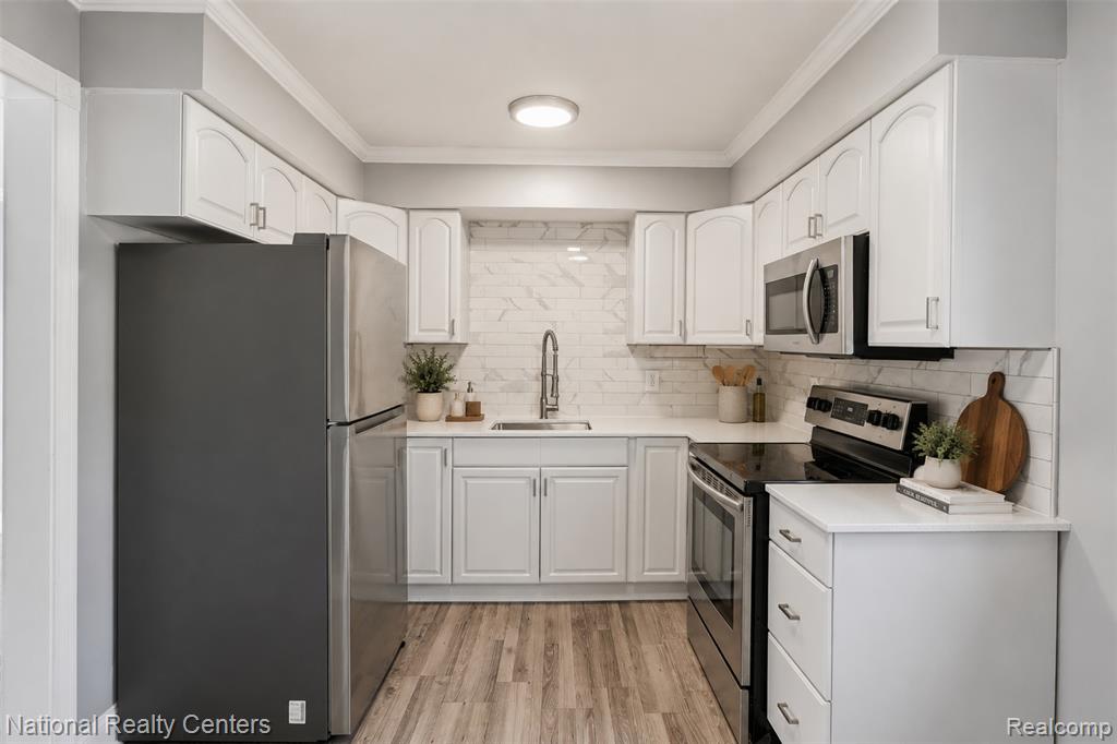 4030 West 13 Mile Road, Unit J2 Royal Oak, MI 48073 - Photo 6 of 11