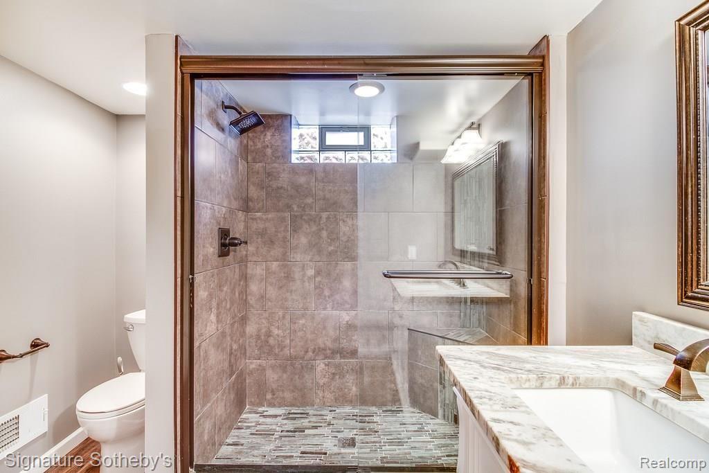 2563 Dorchester Road Birmingham, MI 48009 - Photo 15 of 27