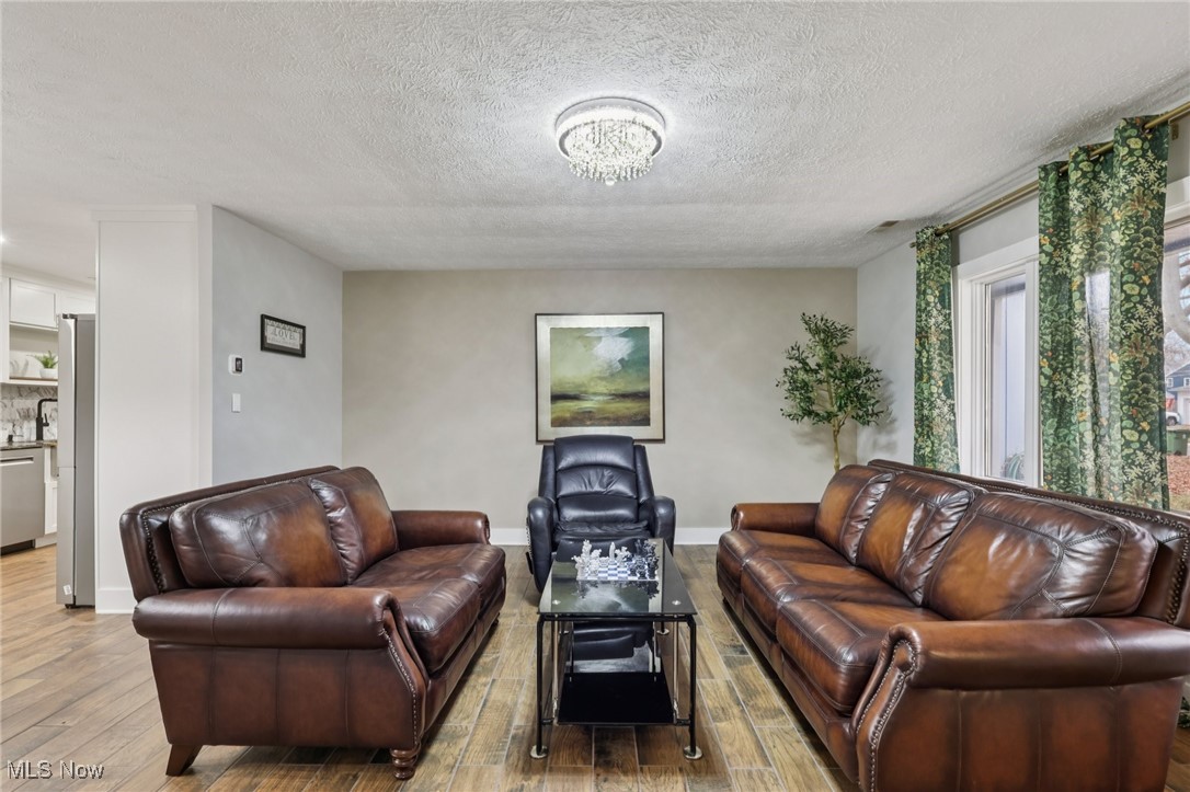 6996 Oakwood Road Parma Heights, OH 44130 - Photo 11 of 32 Living room