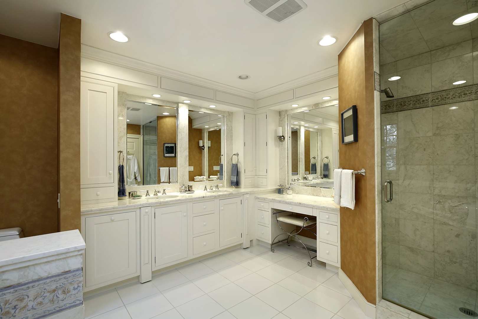 578 Sunset Ridge Road Northfield, IL 60093 - Photo 14 of 21 a bathroom with a double vanity sink and a mirror