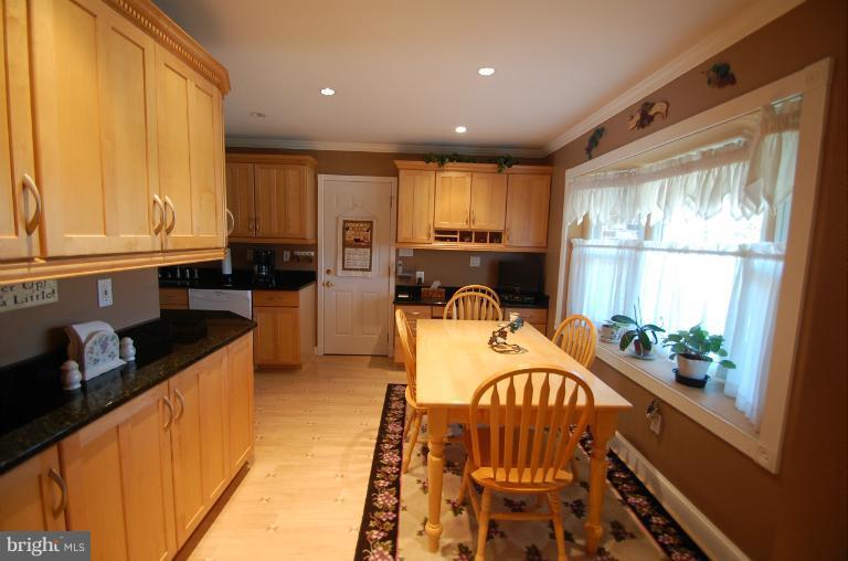 24100 Log House Road Gaithersburg, MD 20882 - Photo 14 of 30 Kitchen
