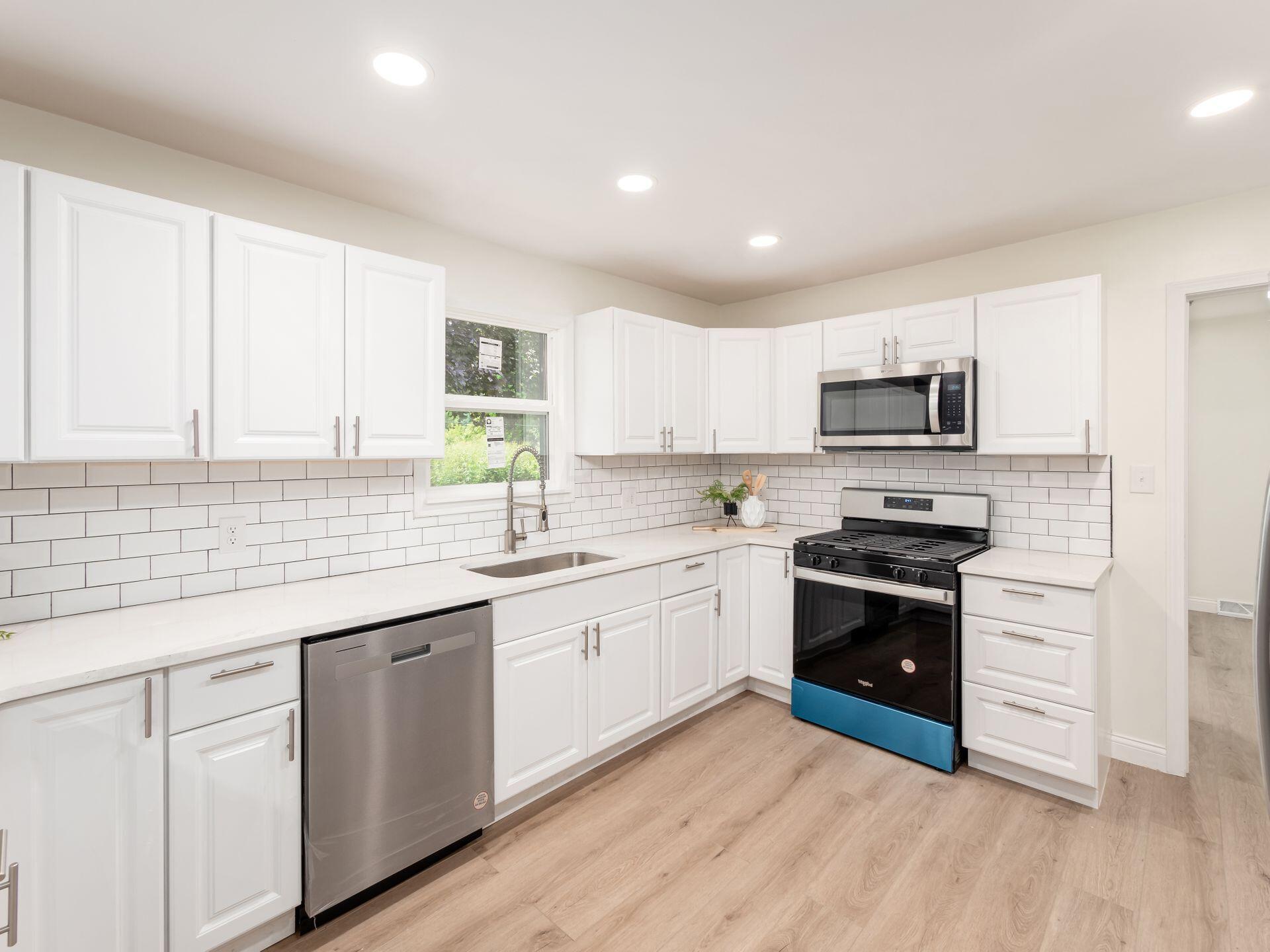 6489 Renner Road Columbus, OH 43228 - Photo 12 of 30 020_3f149d5_A 6489 Renner 049