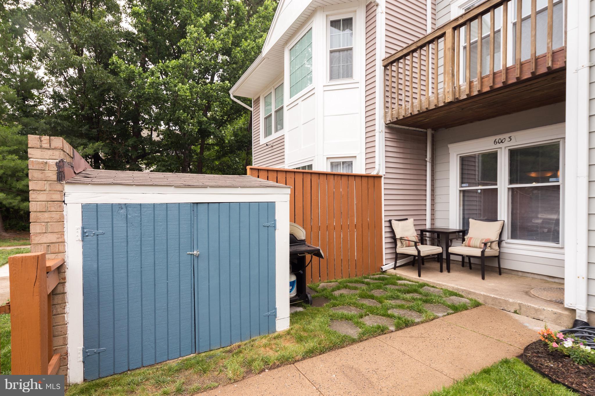 6003 Sunset Ridge Court Centreville, VA 20121 - Photo 2 of 26 Exterior (Front)