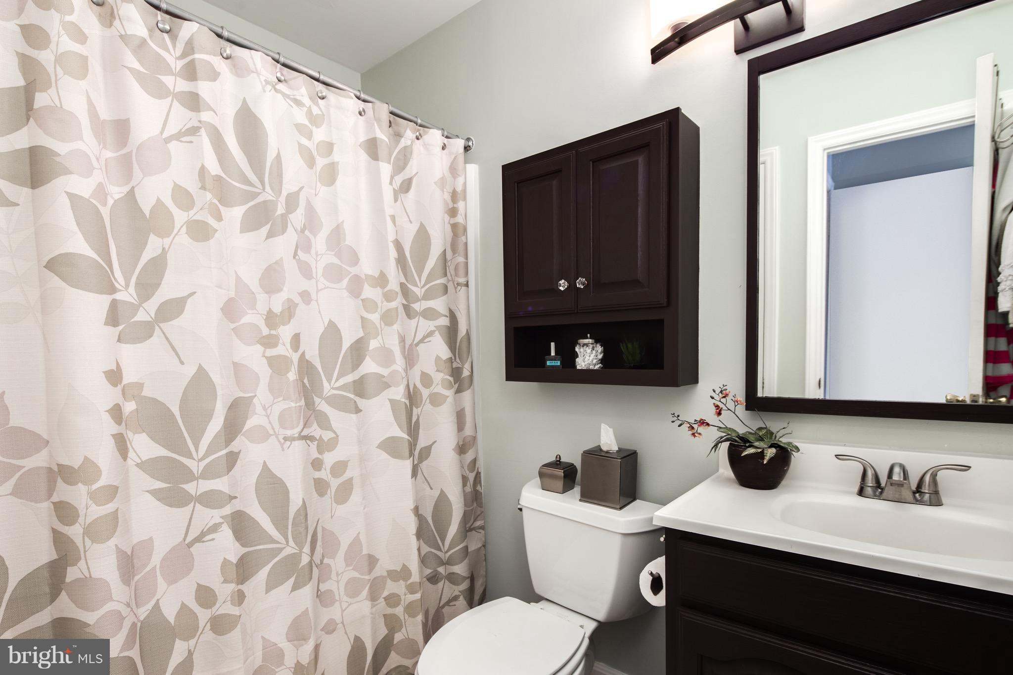 6003 Sunset Ridge Court Centreville, VA 20121 - Photo 20 of 26 Bath
