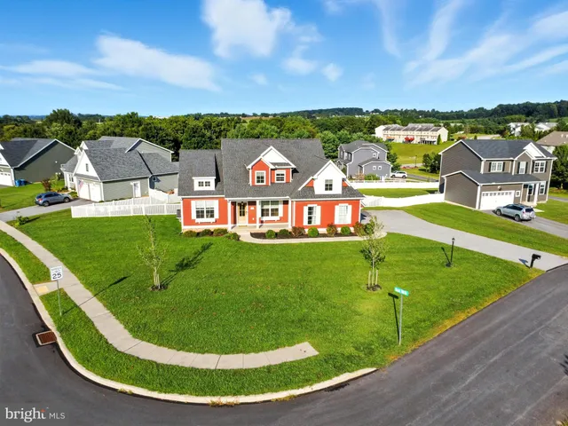 $499,900 | 1870 Buck Hill Drive, York, PA 17408