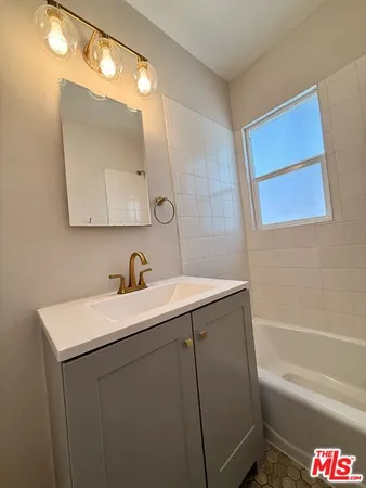 $3,295 | 1313 Douglas Street, Unit 1315, Los Angeles, CA 90026