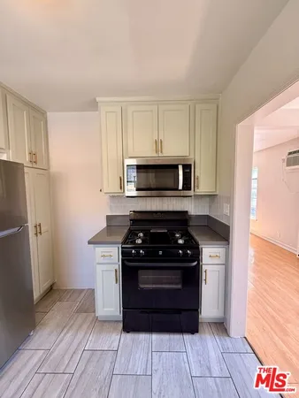 $3,295 | 1313 Douglas Street, Unit 1315, Los Angeles, CA 90026