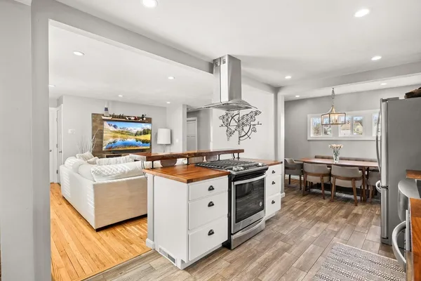 $659,999 | 82 Canton Street, Stoughton, MA 02072